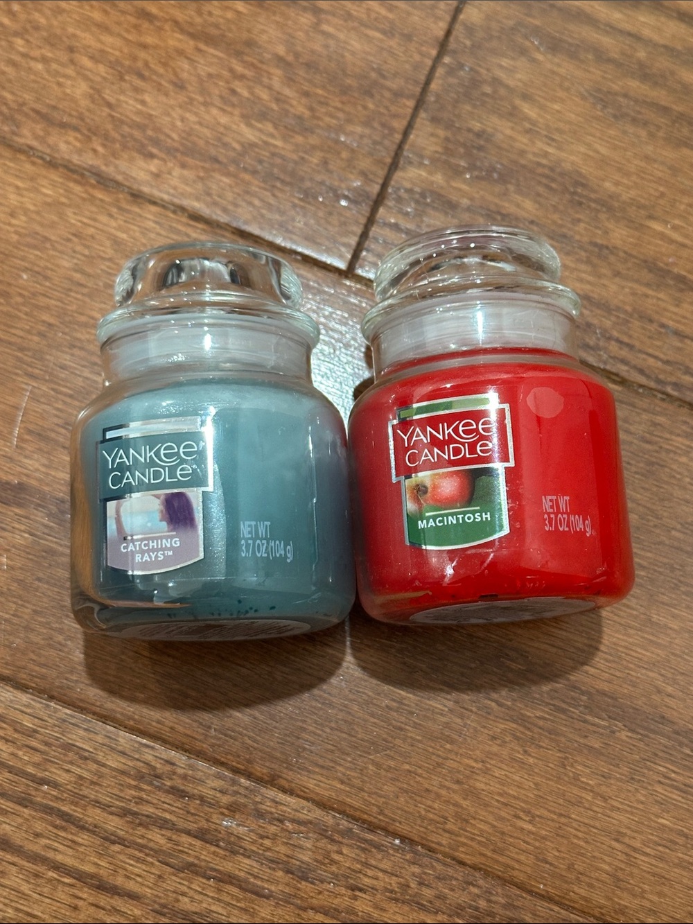 Yankee Candle small jar - Catching Rays and Macintosh